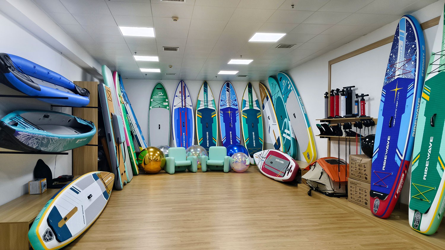 Paddle-board-sample-room